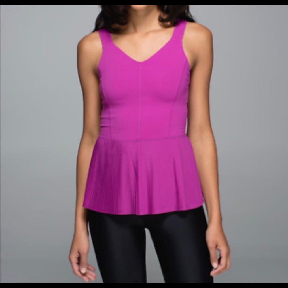 Lululemon fushia top